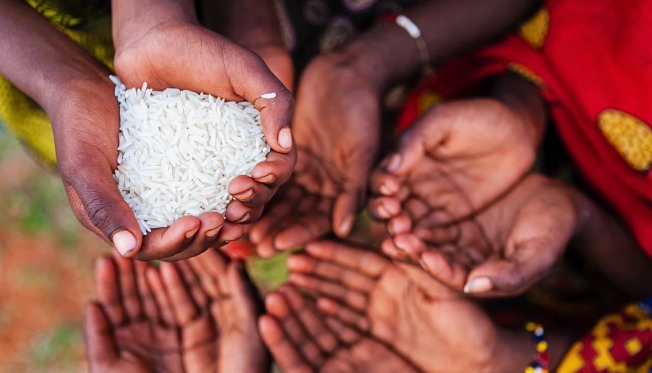 অসহায়দের সহযোগিতা